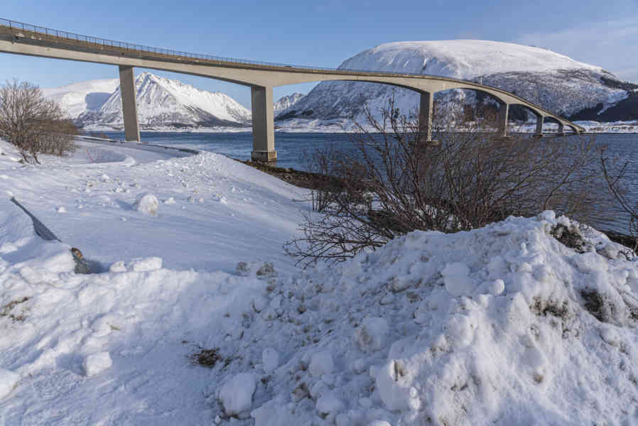 Noruega - islas Lofoten 101 - puente.jpg